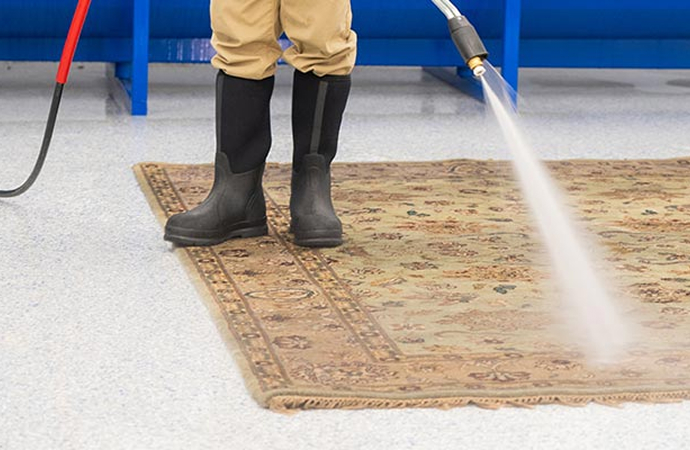 Rug wet cleaning